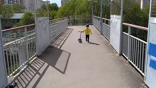 10  Вова и самокат