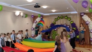 Танец "Радуга"с полотнами! Выпускной!!!