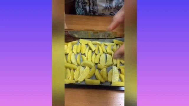 #картофан#рецепт#картошкаподеревенски#хрустящий#чесночносметанныйсоус.   Картошка по деревенски?