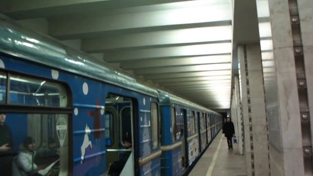 Новогодний поезд на Калужско-Рижской линии в Свиблово