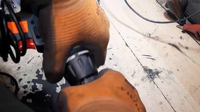 Как снять патрон с шуруповерта? Всё просто!