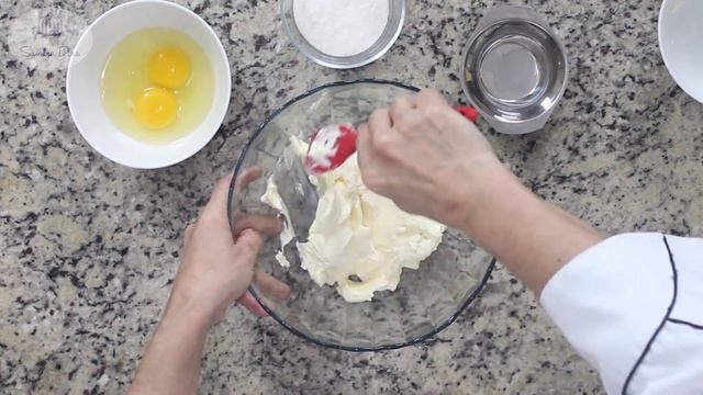 Brownie Cheesecake: brownie denso e chocolatudo c/ cheesecake cremoso | Receita Sandra Dias