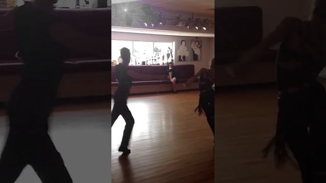 Шоу на просмотр.mp4 смотреть онлайн