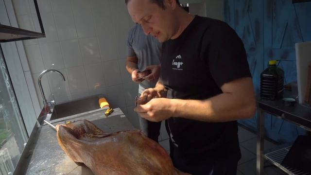 ЦЕЛЫЙ БАРАН на ВЕРТЕЛЕ. В гостях у Сандро. смотреть онлайн