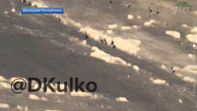 На видео птурщик 4-й бригады войск ЛНР взрывает на ходу очередную украинскую БМП с боевиками.mov смотреть онлайн