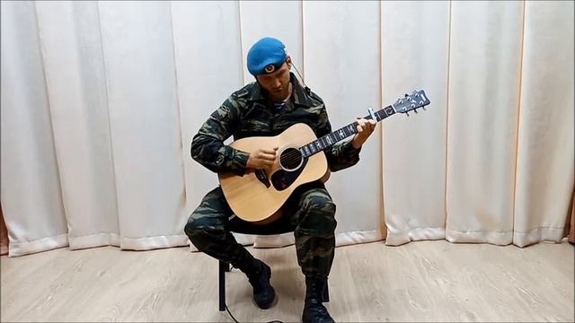 На моздок две вертушки улетает песня слушать. На моздок две вертушки улетают. Две вертушки на моздок текст. Сержант лимит-army. Голубые береты две вертушки на моздок.