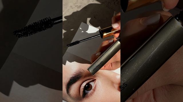 Туш для подовження та поділу вій Hourglass Caution Extreme Lash Mascara, без коробки смотреть онлайн