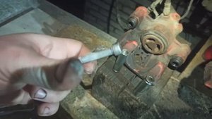 Воздействие медной смазки на резиновые пыльники суппортов. МС 1600 на поршнях суппорта. Мой опыт.