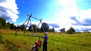 В соседнюю деревню на велосипедах. Деревенские красоты.