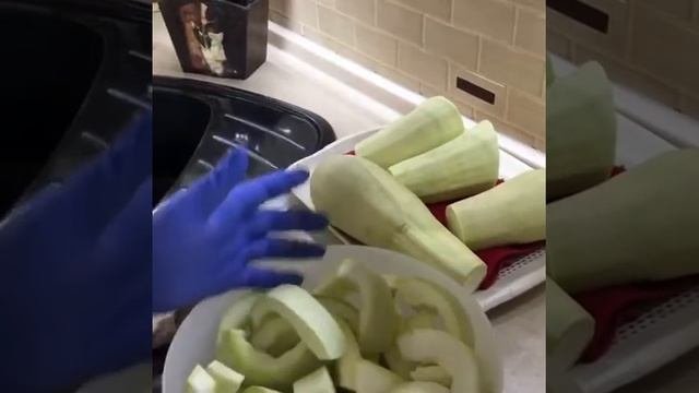 кабачки переростки)))))рецепт, вкусно и маааленький секрет