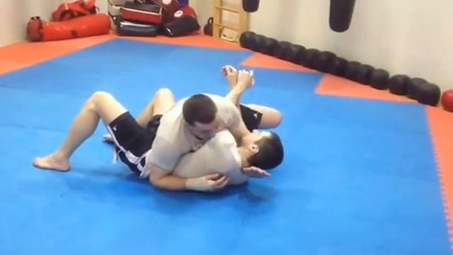 Удушающий через подмышку смотреть онлайн