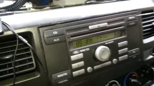 Ford transit 2006 on Подключаем кабель для AUX CD 6000.