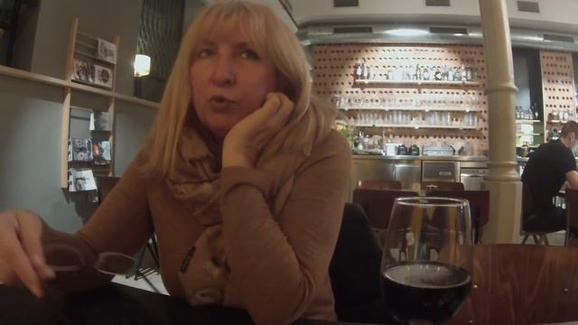 ЖИВУ на три страны, СЧАСЛИВА и, ЧТО .... Где учить детей смотреть онлайн