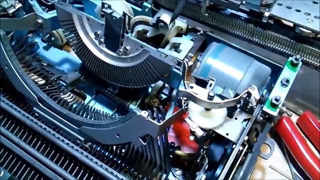 Olympia SGE35 - маленькая ятрань. видео о пишущей машине