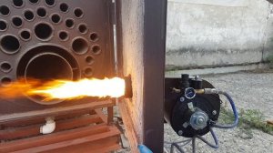 Эталонное горение пламени нашей горелки на отработанных маслах.