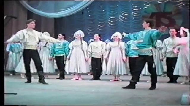 'ЛИРИЧЕСКИЙ ХОРОВОД' Ансамбль песни и танца "МЕТЕЛИЦА" (г. Омск)