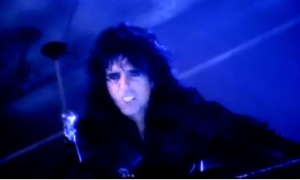 Alice Cooper(CoverBOY)-Love's a loaded gun-1991.mp4