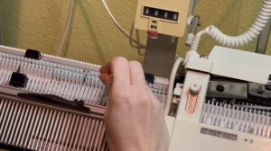 Вяжем носки на Пассапе круговым вязанием (с пояснениями для других двухфонтурных машин). ЧАСТЬ 5