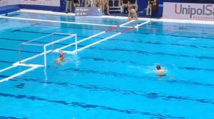 Water-Polo : l'arrêt décisif de Soma Vogel (Hongrie) en finale des championnats d'Europe 2020