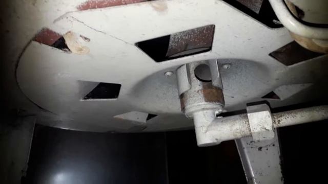 Чистка газового котла АОГВ от сажи и копоти.