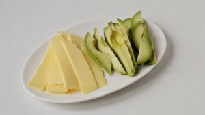 Бутерброды с сыром и авокадо