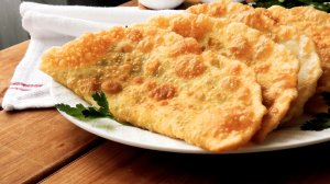 ОЧЕНЬ ВКУСНЫЕ ЧЕБУРЕКИ С АДЫГЕЙСКИМ СЫРОМ И ЗЕЛЕНЬЮ