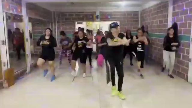 bailar está Bachata Cristóbal By Christian Graykobs смотреть онлайн