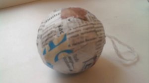 Елочные шары из папье-маше своими руками.