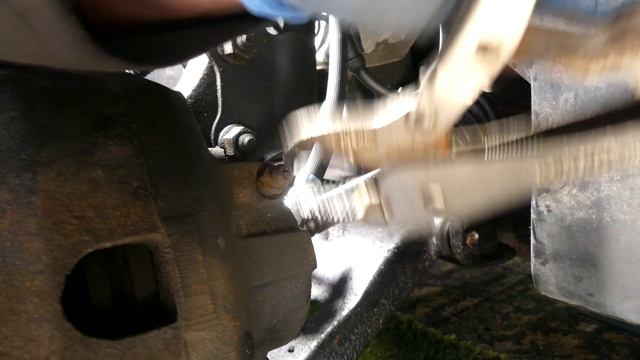 2001 Ford Escape BRAKE hose replacement смотреть онлайн