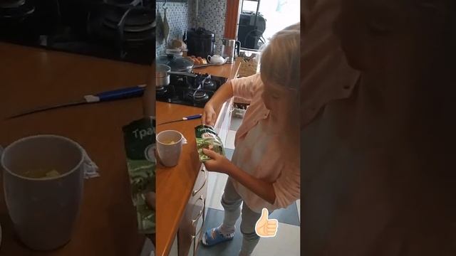 Омлет с сыром за 1 минуту. Готовится быстро в микроволновке. смотреть онлайн