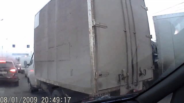 Зубила влетела под Газель смотреть онлайн