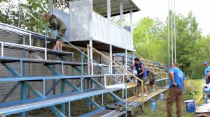 Югорчане восстанавливают конный клуб в Луганске