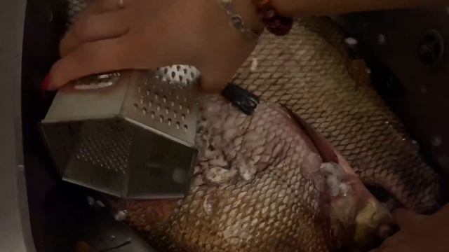 Как быстро почистить рыбу?Легко!?(простой способ?) смотреть онлайн