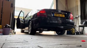 Volvo S80 2.5 T 2006 sound 5 cylinder sound