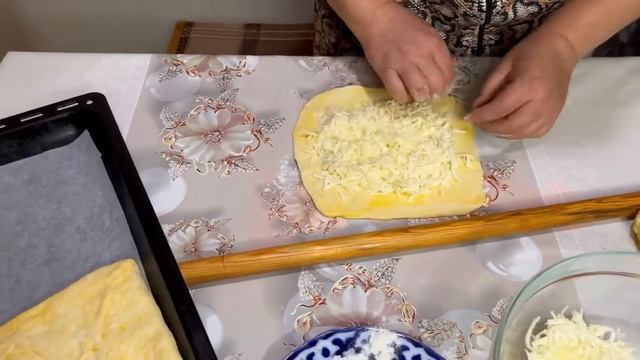 ГРУЗИНСКИЕ ХАЧАПУРИ !!! КАК КРАСИВО ЗАВЕРНУТЬ ХАЧАПУРИ НЕ ПРОПУСТИТЕ ????? смотреть онлайн