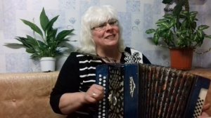 Задорная белорусская песня-Галина гармонист(самоучка).