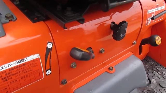 Японский мини трактор KUBOTA GL240D смотреть онлайн