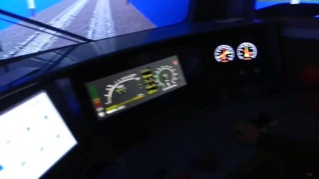 Данила - машинист. Занятие на тренажёре кабины ТЭП70БС смотреть онлайн