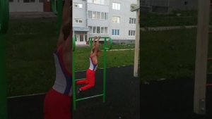 Лето на дворе, а ну-ка все на турники 🔥🔥🔥
