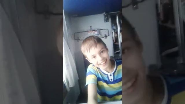 Едим в астану на поезде с друзьями