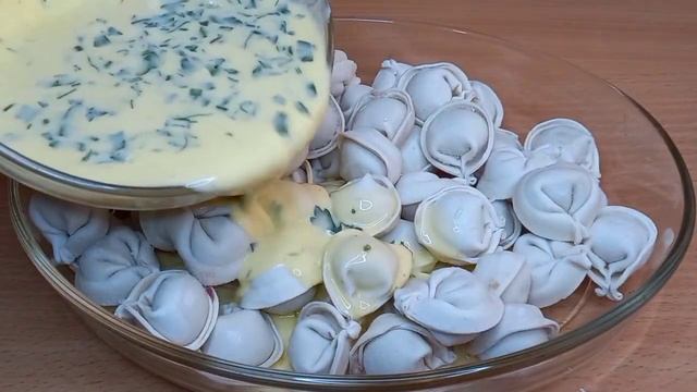 Пельмени запечённые в духовке с сыром/ Такую вкуснятину вы захотите приготовить ещё не один раз! смотреть онлайн