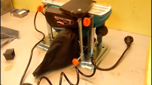 Электрорубанок Bort BFB-850-T смотреть онлайн