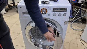 LG выдает ошибку de не блокирует дверь! На стиральной машине lg щелкает замок и пишет ошибку de!