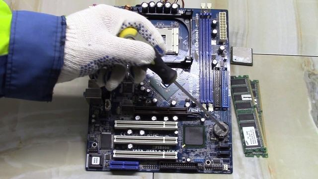 Золото, платина, палладий, серебро. Обзор компонентов на материнской плате. смотреть онлайн