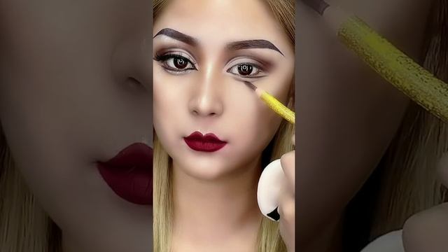 Professional makeup artist, beauty secrets, Mekup  Art, look beautiful, lips hack,eye makeup#shorts