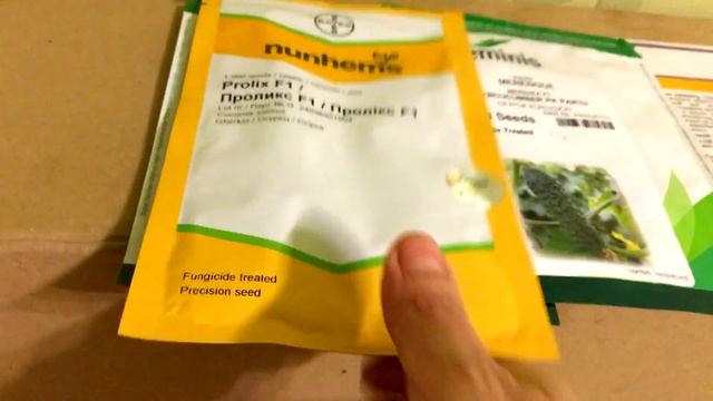 Начинаем заполнять торфом кассеты для рассады. Где мы покупали мульчирующюю пленку. смотреть онлайн