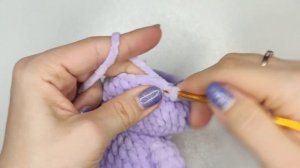 Зайка из плюшевой пряжи крючком за 2 часа. Мини зайчик крючком. Вязание амигуруми для начинающих.