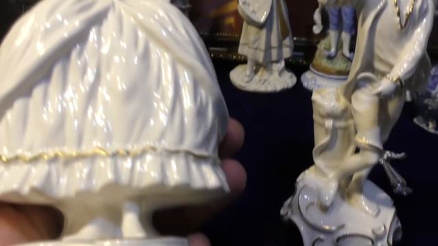 ФАРФОРОВАЯ пара.Статуэтки Гоебел.Германия.