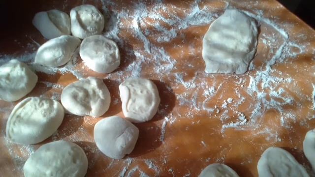 Пирожки с картошкой, на сухой сковороде. смотреть онлайн