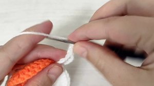 Интересный способ вязания ромашки крючком | Цветы крючком #урокивязання #веселыепетельки #вязание